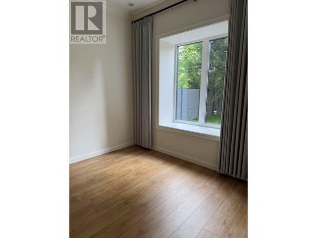 Photo du bâtiment - 4920 Larkspur Ave