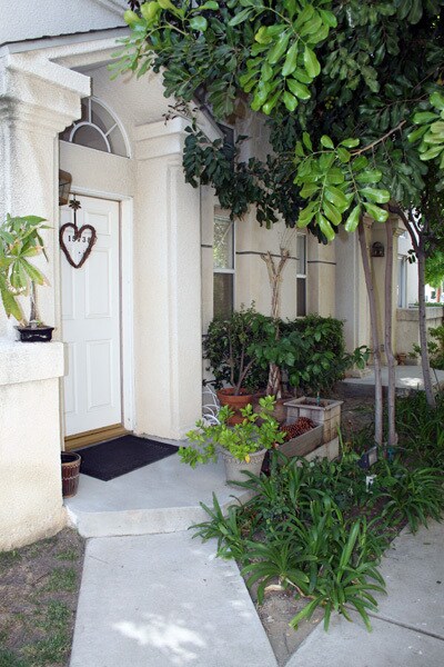 Foto del edificio - 15738 Devonshire St