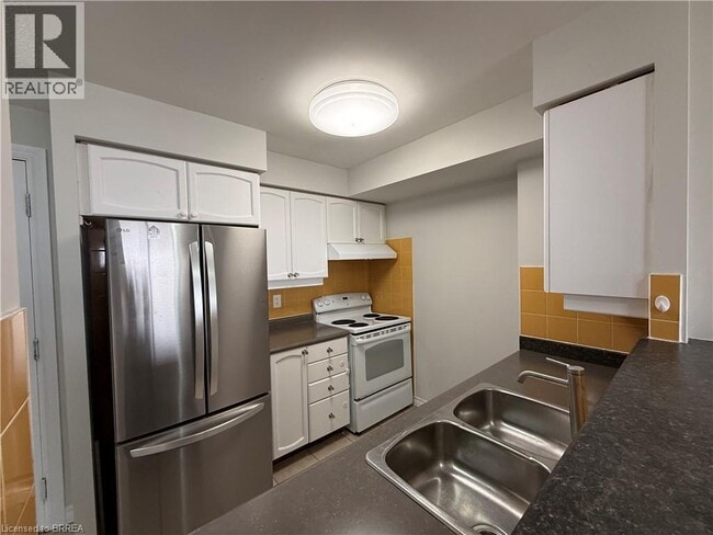 Building Photo - 700 Humberwood Blvd