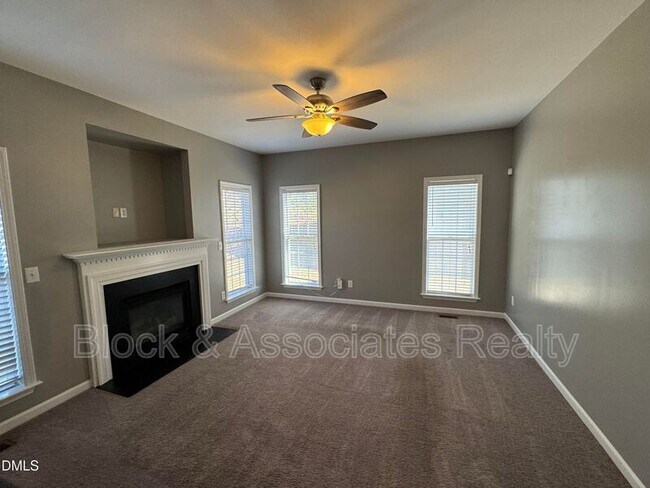 Foto del edificio - 3228 Forest Mill Cir