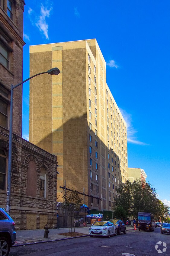 Building Photo - 327 E 13th St