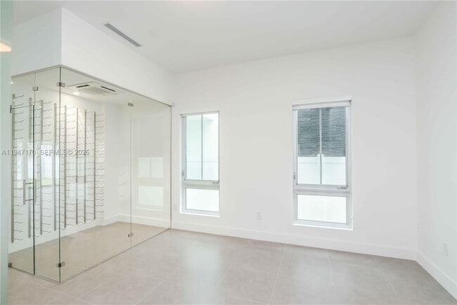 Foto del edificio - 3375 NW 82nd Ct