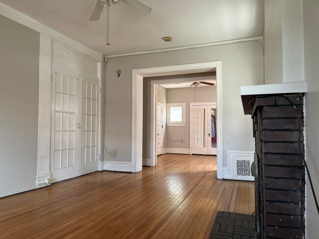 Building Photo - 944 N Downing St