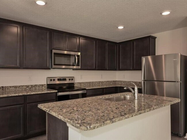 Building Photo - 3/2.5 Townhome built in 2022 - 2 car garag...