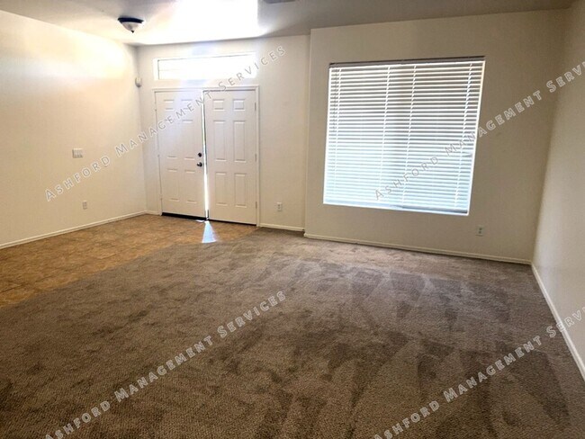 Building Photo - **MOVE IN SPECIAL***4 BEDROOM HOME IN LITC...
