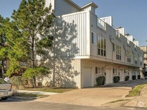 Building Photo - 1414 S Quincy Ave
