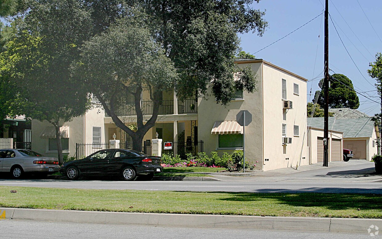 Building Photo - 112-114 S Santa Anita Ave