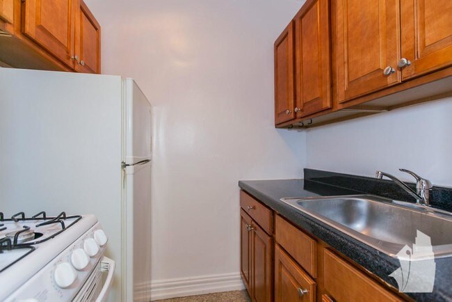 Foto del edificio - 425 W Roscoe St