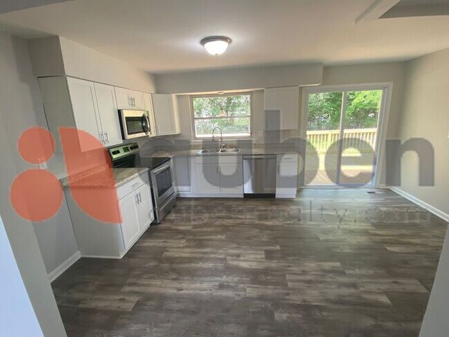 Building Photo - Newly updated 3 bed home in Hixson
