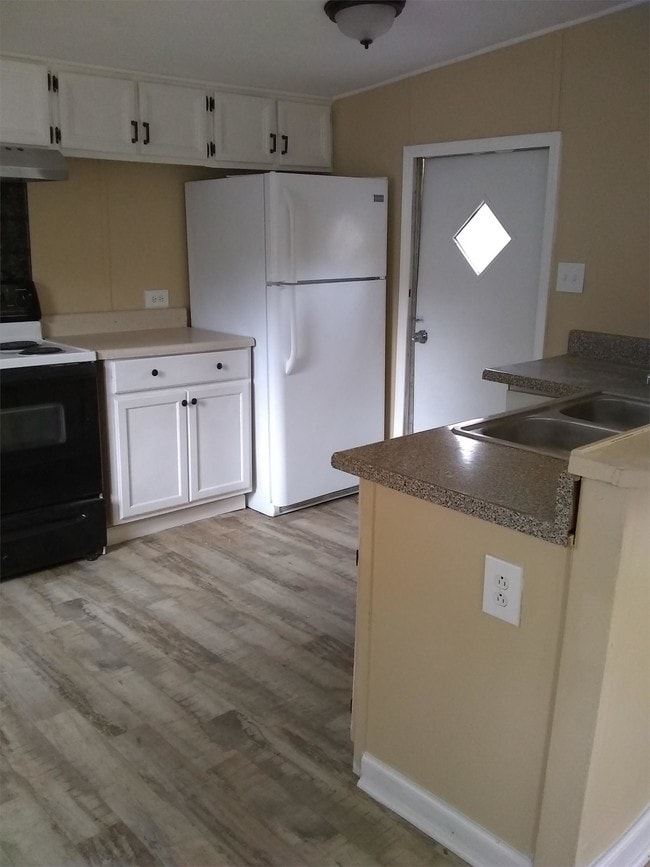 Building Photo - 1319 McKibben St