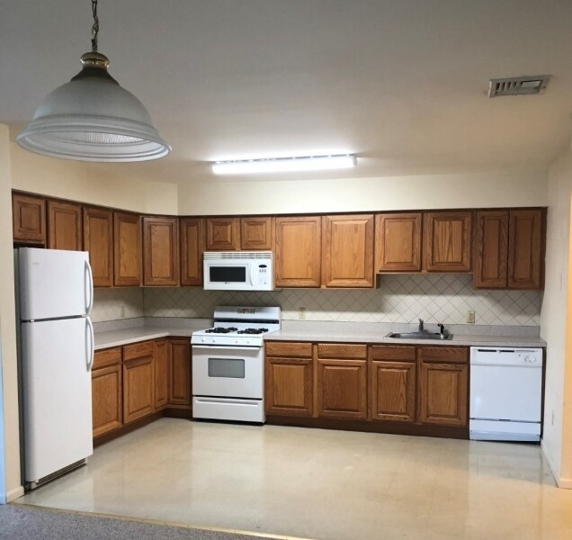 Building Photo - 500 Union Blvd, Unit C