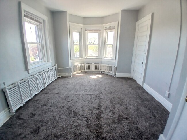 Foto del edificio - Elmwood-Anderson Place Apartments