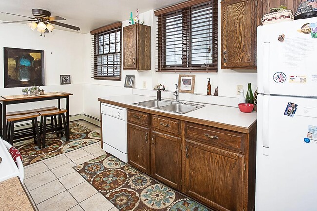 Building Photo - 372 Moccasin Trl