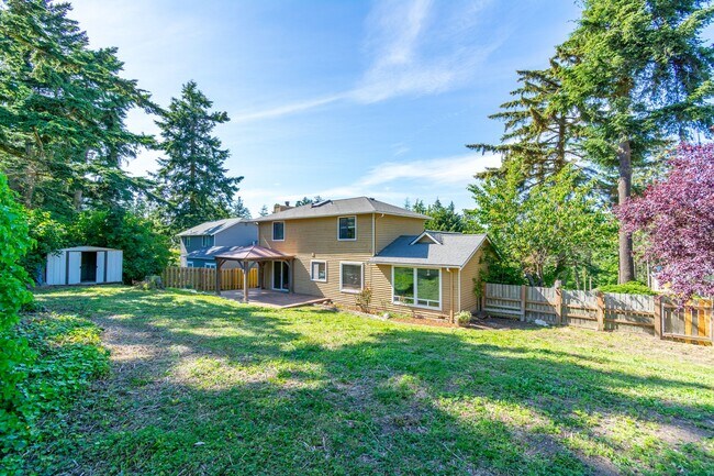 Foto del edificio - Beautiful Westside Oak Harbor Home Near Sunset Beach – 3 Bed + Bonus Room