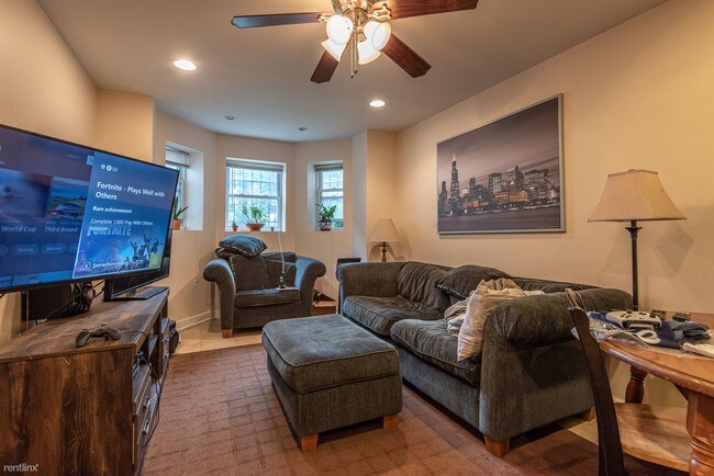 Foto del edificio - 2 br, 1 bath  - 3126 N Sheffield Ave GDN