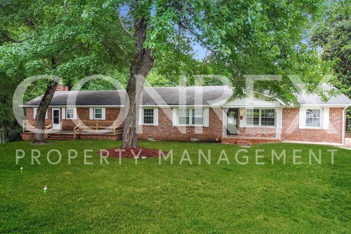 Primary Photo - Grand Home in Spartanburg, Available Now!
