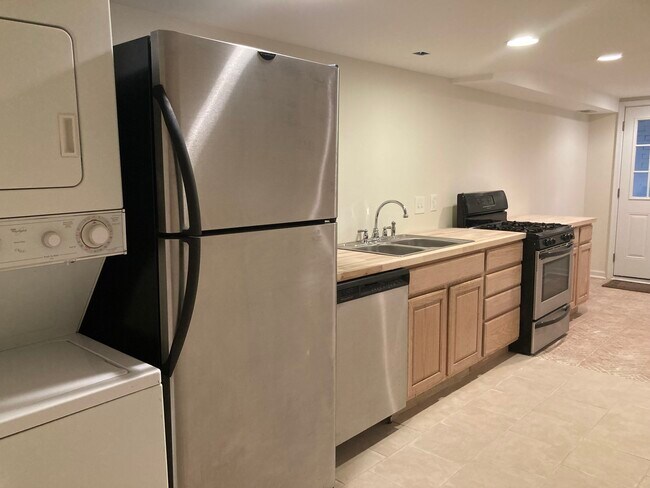 Photo - 133 Thomas St NW House