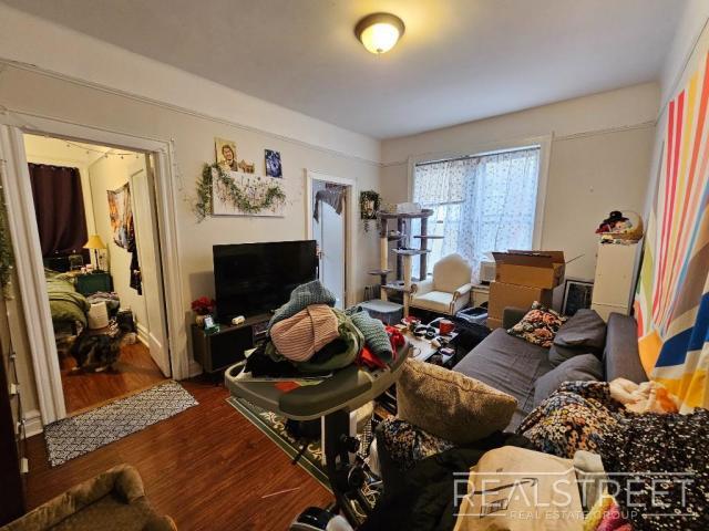 Foto principal - 2 bedroom in BROOKLYN NY 11203