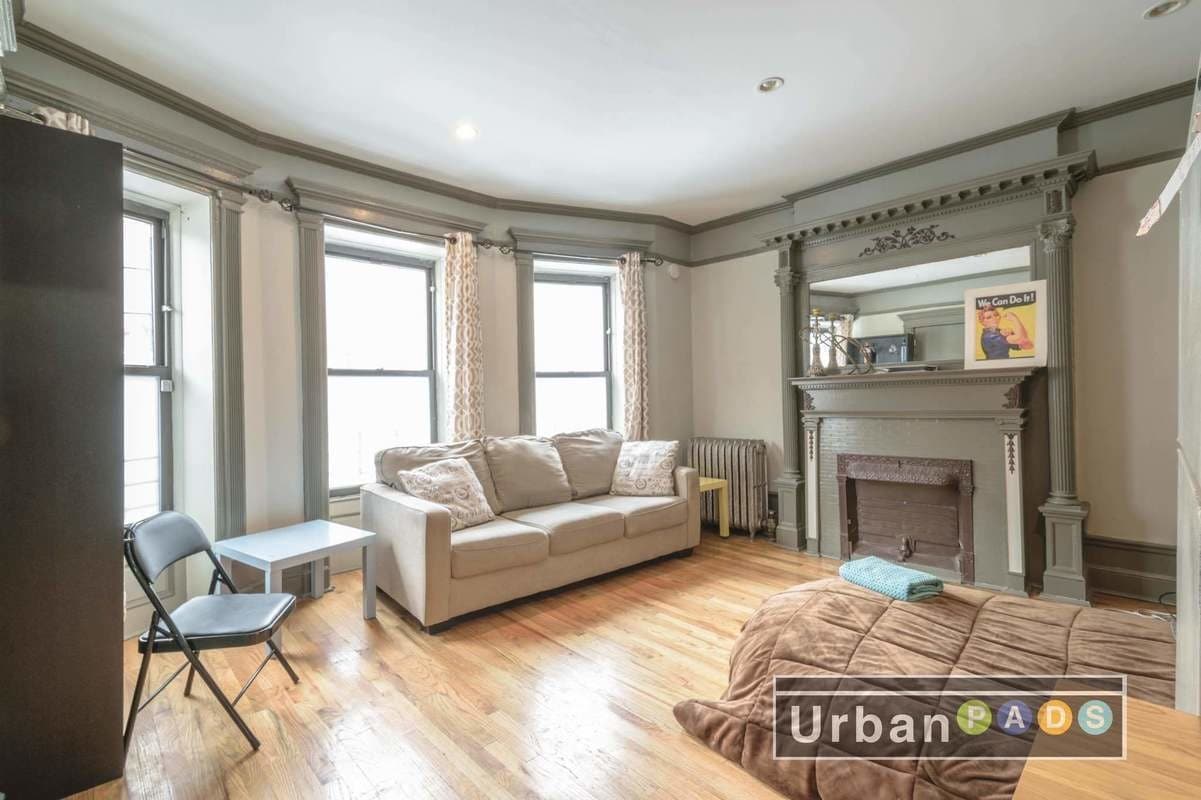Primary Photo - 1302 Pacific St