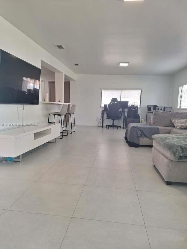 Foto del edificio - 13437 SW 44th Ln