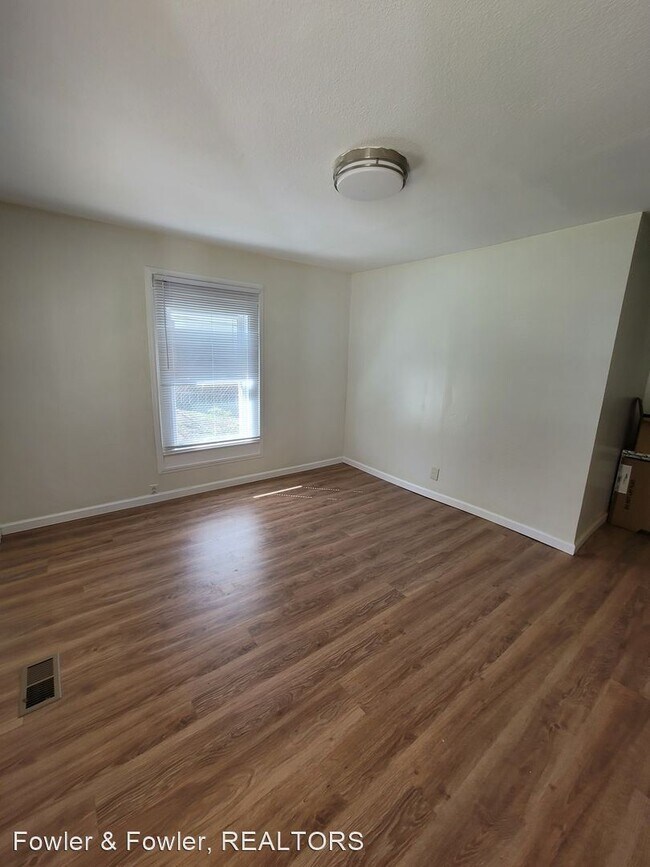 Building Photo - 3 br, 1.5 bath House - 1010 Adams ST