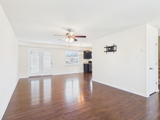 Foto del edificio - 3121 Divine Dr