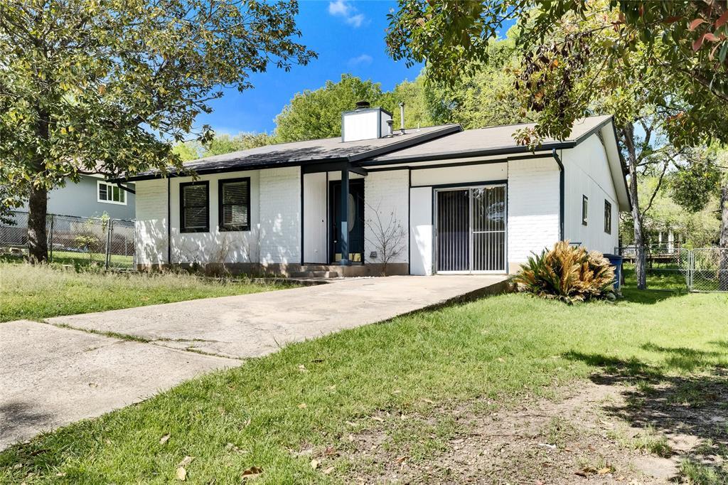 Primary Photo - 3900 E 16th St