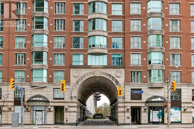 Building Photo - 38 Avenue Rd