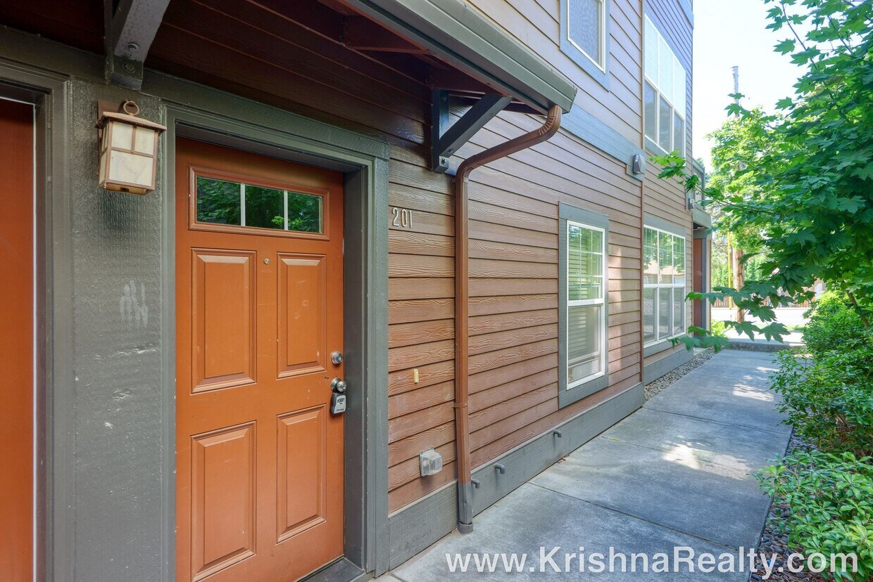 Foto principal - Spectacular 3BD* 2.5 BA* Condo*by Nike Wor...