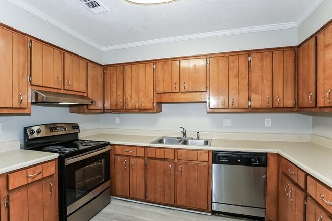 Building Photo - 3002 Conniston Drive