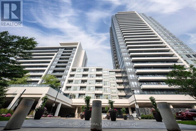 Photo du bâtiment - 7890 Bathurst St