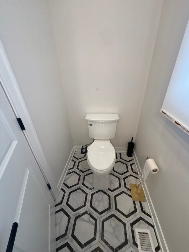 Foto del edificio - 6853 W Belmont Ave