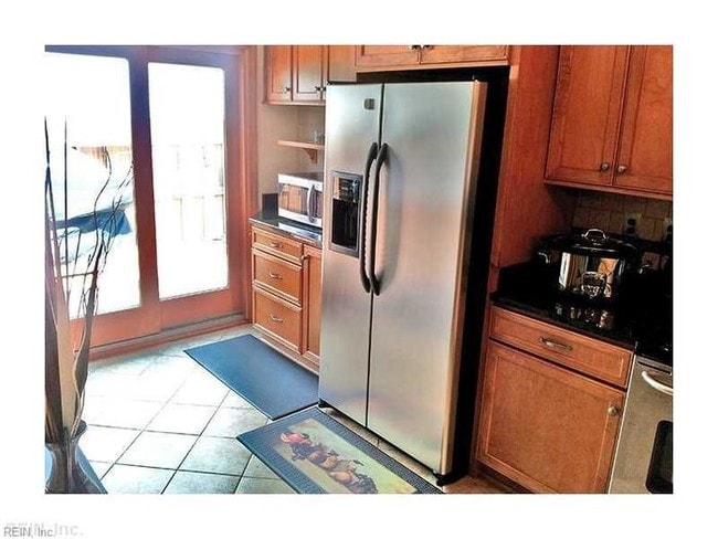 Building Photo - 525 Hillshire Way