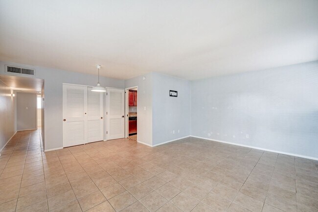 Building Photo - Ready to View Now! Arcadia Lite - 2 bedroom/1 Bath- Adorable Condo and Community-W/T/S are included!