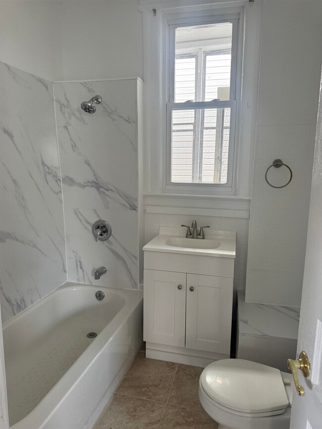 Foto del edificio - 770 Harrison Ave