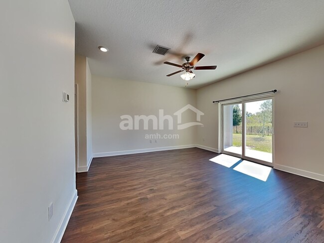 Building Photo - 11662 Hillside Dr