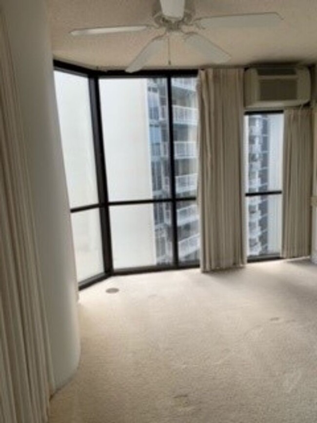 Foto del edificio - Honolulu Tower - 1 bedroom, 1 bath condo w...