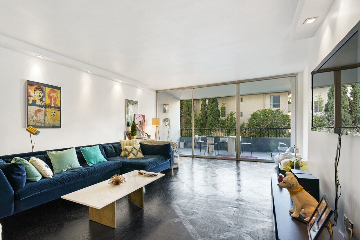 1100 Alta Loma Rd, West Hollywood, CA 90069 Condo for Rent in West