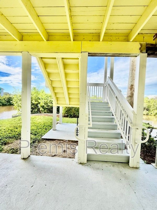 Building Photo - 455 Alt 19