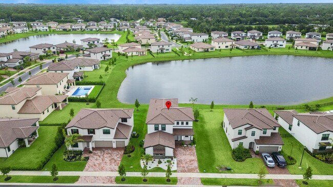 Building Photo - 1325 Whitcombe Dr