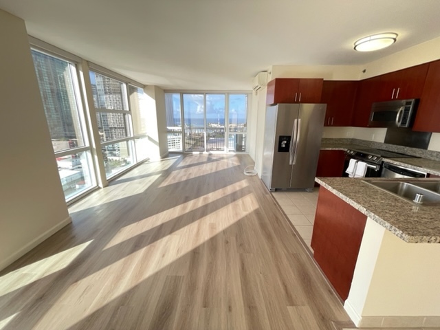 Living/Dining/Kitchen - 909 Kapiolani Blvd