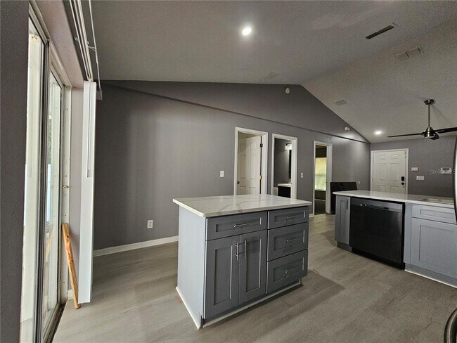 Foto del edificio - 622 Brooke Ct