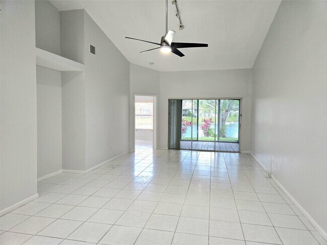 Foto del edificio - 5912 NW 93rd Terrace