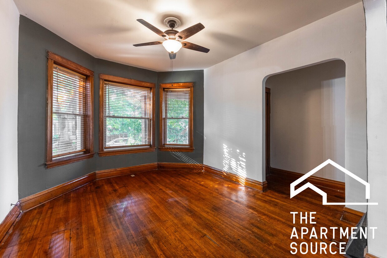 Foto principal - 3518 W Belden Ave
