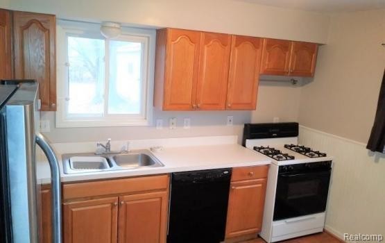 Foto del edificio - 28479 Sutherland St