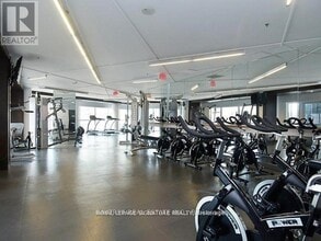 Building Photo - 2221 Yonge St