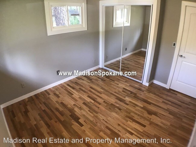 Building Photo - 5 br, 3 bath House - 3921 W. Indian Trail Rd.