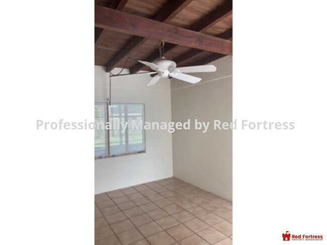 Building Photo - Beautiful Neighborhood - Across street fro...