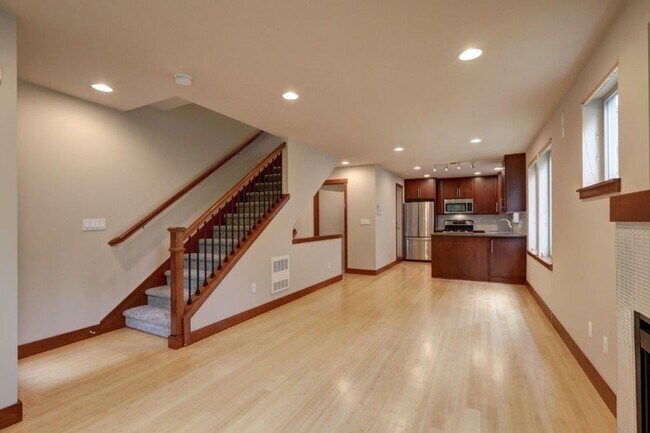 Foto del edificio - Stunning 3bd, 2.5ba Townhome Available in ...