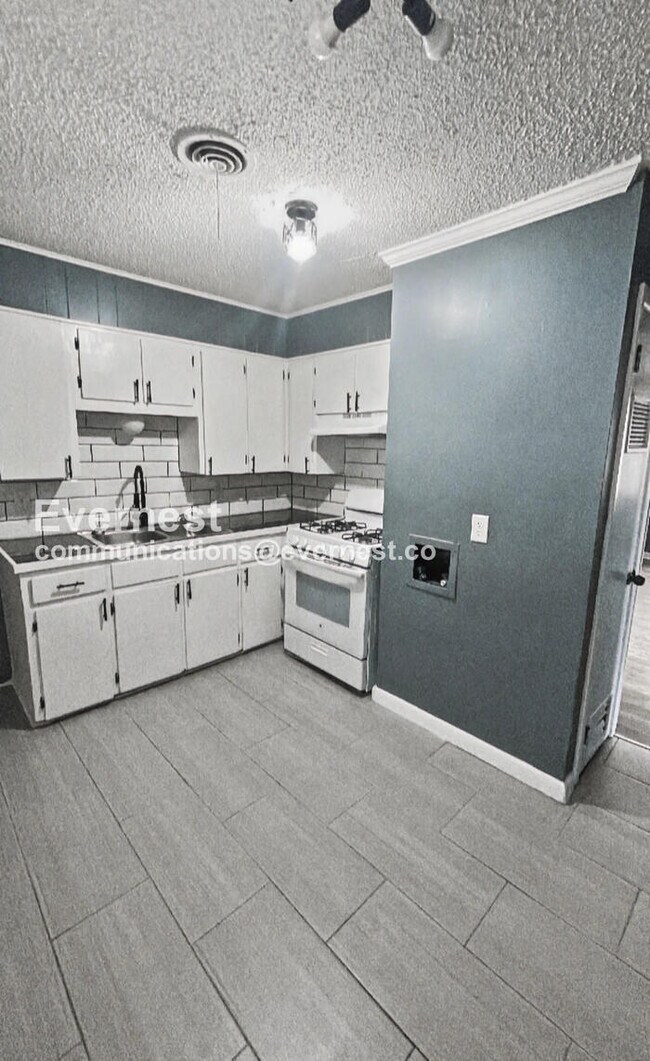 Foto del edificio - 4922 E Willow St